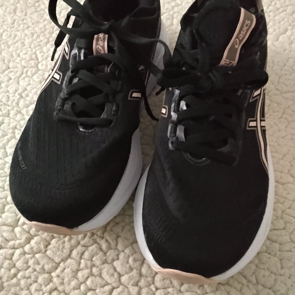 Asics Gel-Nimbus 27 size 6.5